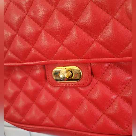Borelli Vintage Red Leather Quilted Shoulder Purse Gold Hardware Sliding Adjusta - Picture 3 of 8